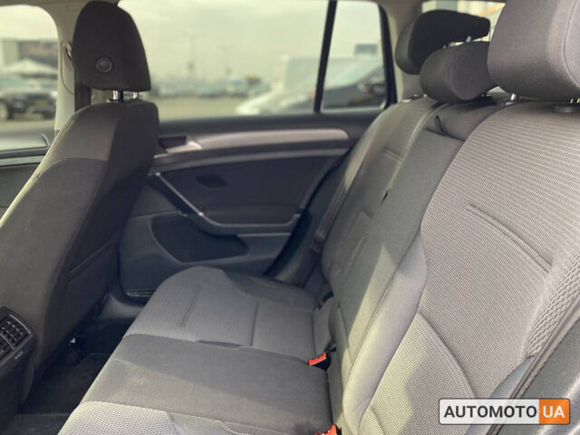 Черный Фольксваген Гольф, объемом двигателя 1.6 л и пробегом 290 тыс. км за 13199 $, фото 24 на Automoto.ua