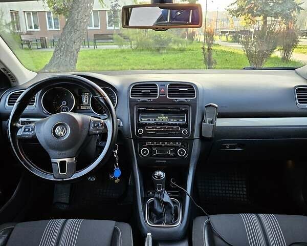 Черный Фольксваген Гольф, объемом двигателя 1.6 л и пробегом 326 тыс. км за 8950 $, фото 22 на Automoto.ua