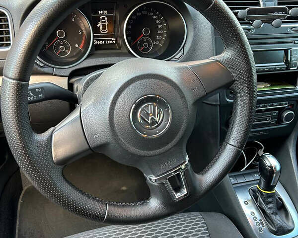 Чорний Фольксваген Гольф, об'ємом двигуна 1.6 л та пробігом 325 тис. км за 8000 $, фото 1 на Automoto.ua