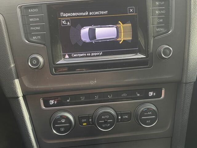 Черный Фольксваген Гольф, объемом двигателя 1.6 л и пробегом 250 тыс. км за 11350 $, фото 5 на Automoto.ua