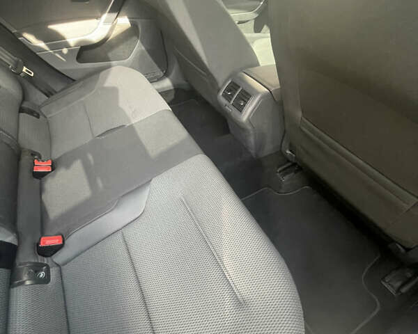 Чорний Фольксваген Гольф, об'ємом двигуна 1.6 л та пробігом 251 тис. км за 11700 $, фото 20 на Automoto.ua