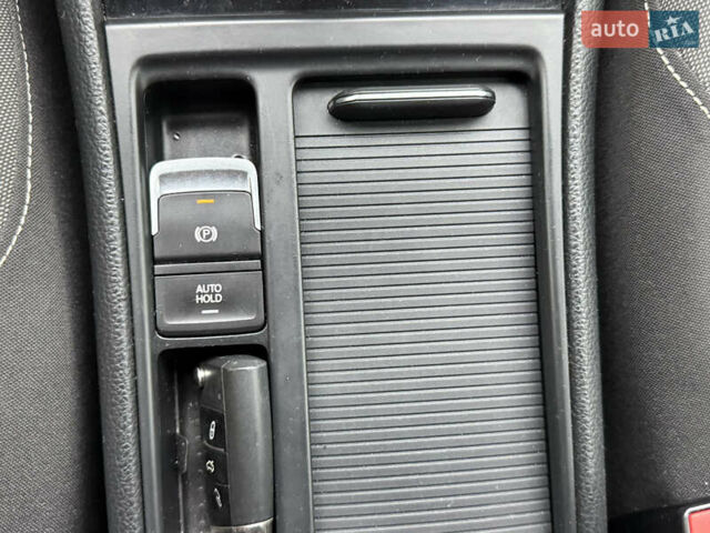 Черный Фольксваген Гольф, объемом двигателя 2 л и пробегом 245 тыс. км за 11700 $, фото 53 на Automoto.ua