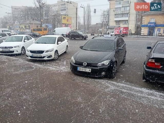 Черный Фольксваген Гольф, объемом двигателя 1.6 л и пробегом 356 тыс. км за 10500 $, фото 4 на Automoto.ua