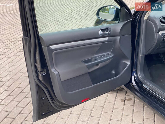 Черный Фольксваген Гольф, объемом двигателя 1.97 л и пробегом 233 тыс. км за 10190 $, фото 21 на Automoto.ua