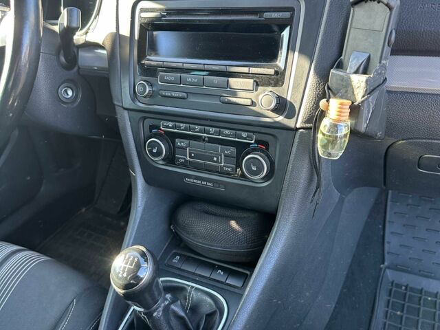 Черный Фольксваген Гольф, объемом двигателя 1.6 л и пробегом 270 тыс. км за 8350 $, фото 6 на Automoto.ua