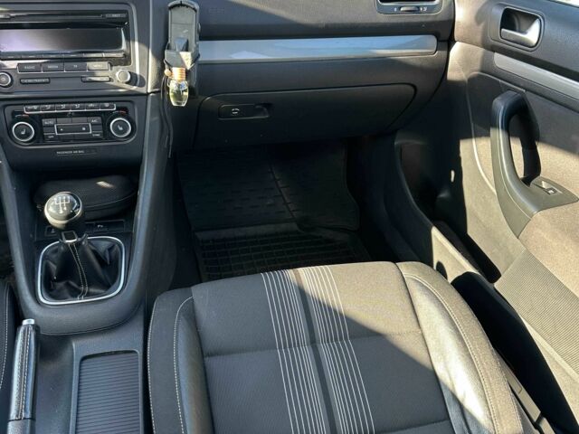 Черный Фольксваген Гольф, объемом двигателя 1.6 л и пробегом 270 тыс. км за 8350 $, фото 4 на Automoto.ua