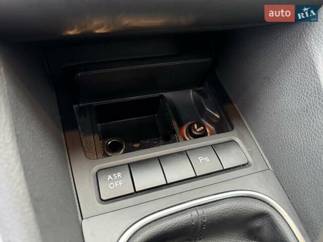 Черный Фольксваген Гольф, объемом двигателя 1.6 л и пробегом 207 тыс. км за 9300 $, фото 21 на Automoto.ua