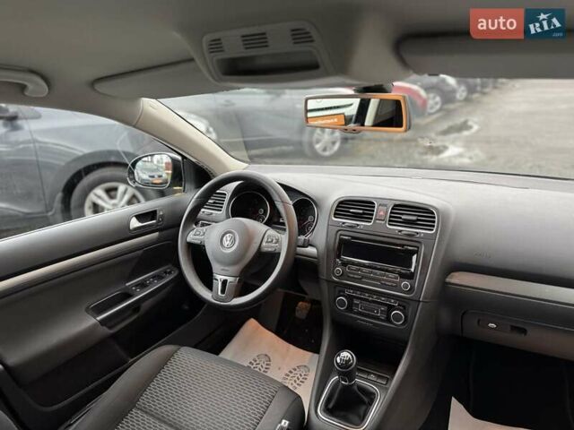 Черный Фольксваген Гольф, объемом двигателя 1.6 л и пробегом 207 тыс. км за 9300 $, фото 49 на Automoto.ua