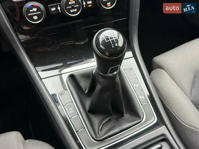 Черный Фольксваген Гольф, объемом двигателя 2 л и пробегом 245 тыс. км за 11700 $, фото 52 на Automoto.ua