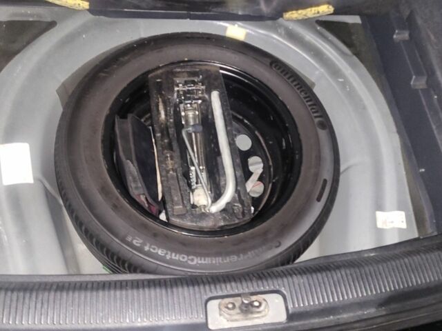 Черный Фольксваген Гольф, объемом двигателя 1.6 л и пробегом 163 тыс. км за 8500 $, фото 4 на Automoto.ua