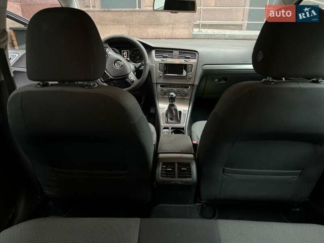 Чорний Фольксваген Гольф, об'ємом двигуна 1.4 л та пробігом 259 тис. км за 7999 $, фото 5 на Automoto.ua