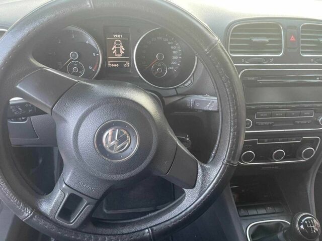 Черный Фольксваген Гольф, объемом двигателя 1.6 л и пробегом 270 тыс. км за 8300 $, фото 4 на Automoto.ua