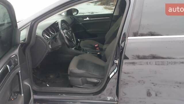 Черный Фольксваген Гольф, объемом двигателя 1.6 л и пробегом 245 тыс. км за 9800 $, фото 12 на Automoto.ua