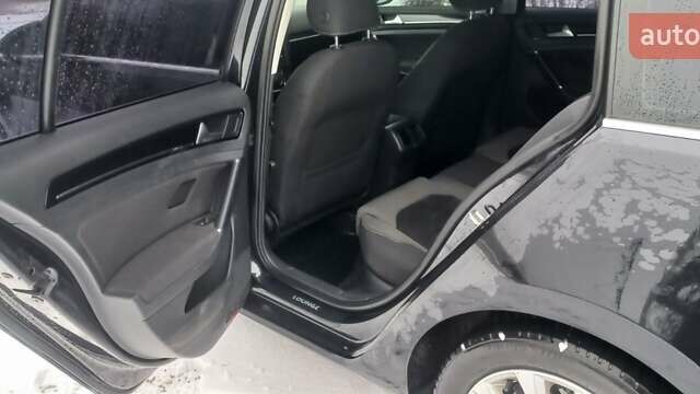 Черный Фольксваген Гольф, объемом двигателя 1.6 л и пробегом 245 тыс. км за 9800 $, фото 12 на Automoto.ua