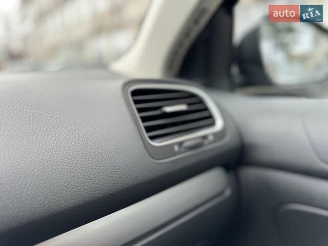 Черный Фольксваген Гольф, объемом двигателя 1.6 л и пробегом 207 тыс. км за 9300 $, фото 18 на Automoto.ua