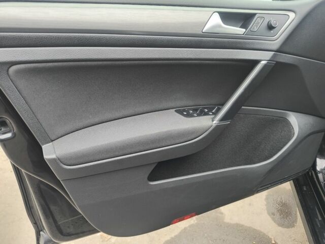 Черный Фольксваген Гольф, объемом двигателя 1.4 л и пробегом 241 тыс. км за 10500 $, фото 18 на Automoto.ua