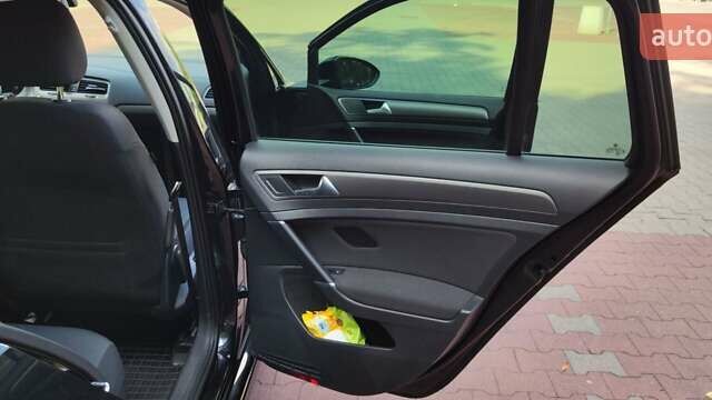 Черный Фольксваген Гольф, объемом двигателя 1.6 л и пробегом 335 тыс. км за 9963 $, фото 3 на Automoto.ua