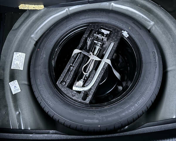 Черный Фольксваген Гольф, объемом двигателя 1.6 л и пробегом 276 тыс. км за 8999 $, фото 28 на Automoto.ua