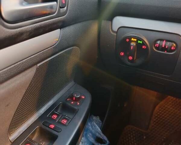 Черный Фольксваген Гольф, объемом двигателя 1.6 л и пробегом 230 тыс. км за 8500 $, фото 2 на Automoto.ua