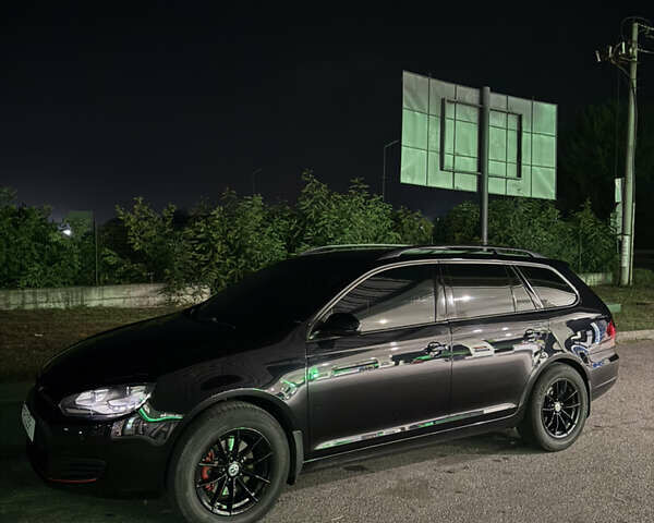 Черный Фольксваген Гольф, объемом двигателя 1.6 л и пробегом 320 тыс. км за 9300 $, фото 5 на Automoto.ua