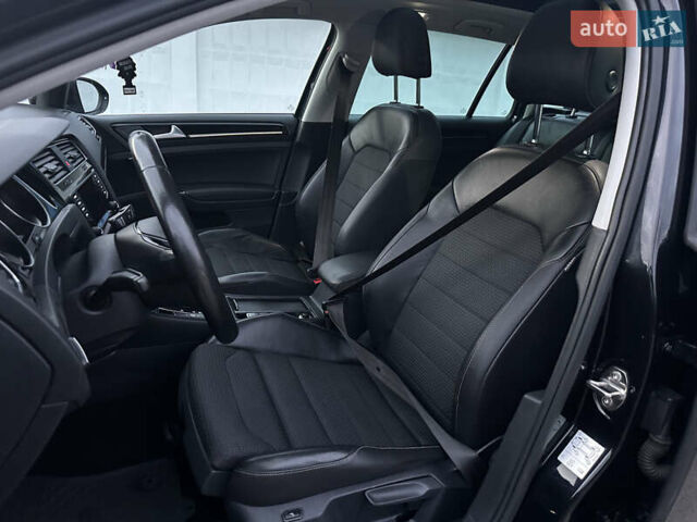 Черный Фольксваген Гольф, объемом двигателя 0 л и пробегом 245 тыс. км за 13200 $, фото 13 на Automoto.ua