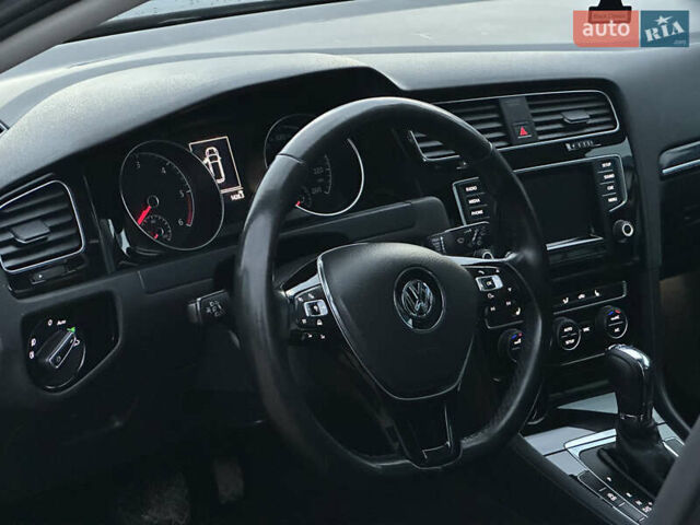 Черный Фольксваген Гольф, объемом двигателя 0 л и пробегом 245 тыс. км за 13200 $, фото 10 на Automoto.ua