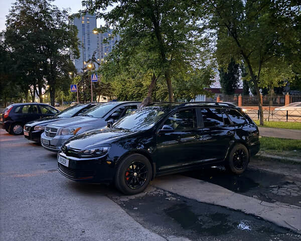 Черный Фольксваген Гольф, объемом двигателя 1.6 л и пробегом 320 тыс. км за 9300 $, фото 4 на Automoto.ua