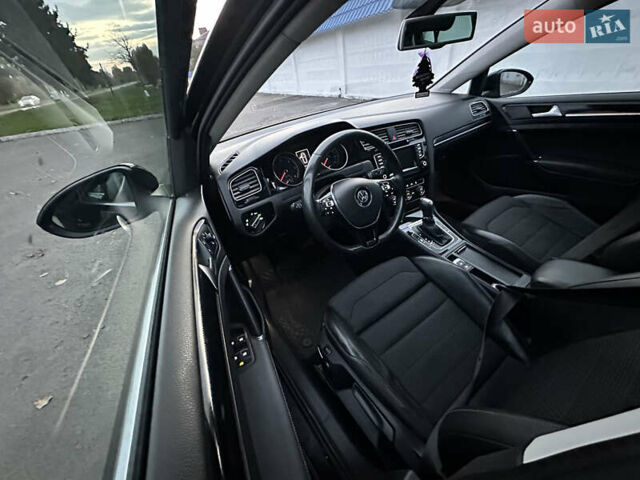 Черный Фольксваген Гольф, объемом двигателя 0 л и пробегом 245 тыс. км за 13200 $, фото 12 на Automoto.ua