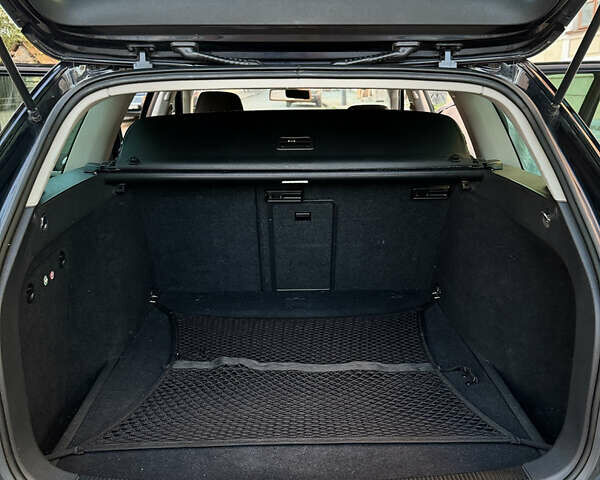 Чорний Фольксваген Гольф, об'ємом двигуна 1.6 л та пробігом 225 тис. км за 8000 $, фото 6 на Automoto.ua