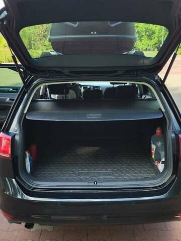 Черный Фольксваген Гольф, объемом двигателя 1.6 л и пробегом 335 тыс. км за 9963 $, фото 10 на Automoto.ua