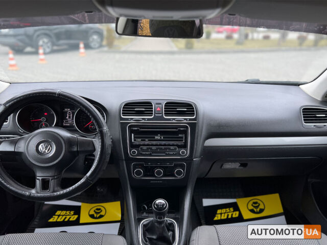Черный Фольксваген Гольф, объемом двигателя 1.6 л и пробегом 267 тыс. км за 9600 $, фото 12 на Automoto.ua