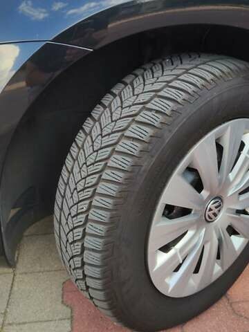 Черный Фольксваген Гольф, объемом двигателя 1.6 л и пробегом 335 тыс. км за 9963 $, фото 23 на Automoto.ua