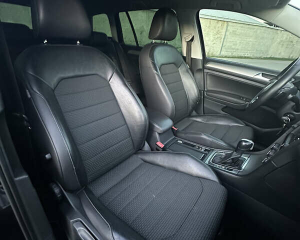 Черный Фольксваген Гольф, объемом двигателя 1.97 л и пробегом 321 тыс. км за 9900 $, фото 23 на Automoto.ua