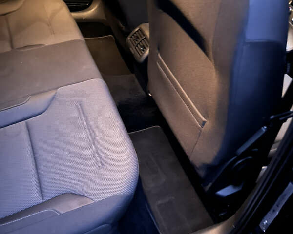 Черный Фольксваген Гольф, объемом двигателя 1.6 л и пробегом 210 тыс. км за 9750 $, фото 10 на Automoto.ua