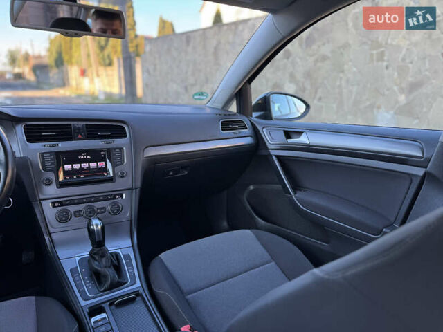 Черный Фольксваген Гольф, объемом двигателя 1.6 л и пробегом 218 тыс. км за 10900 $, фото 27 на Automoto.ua