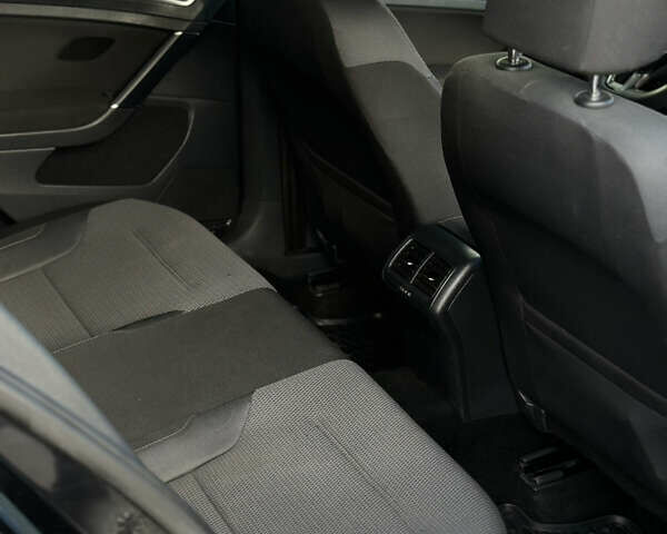 Чорний Фольксваген Гольф, об'ємом двигуна 1.6 л та пробігом 257 тис. км за 11799 $, фото 22 на Automoto.ua