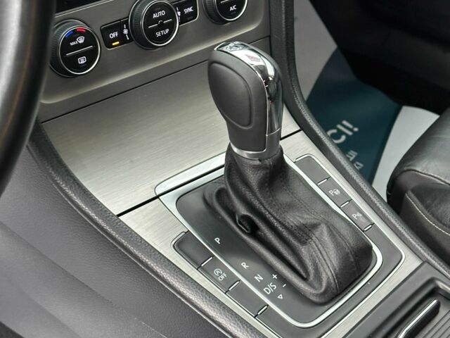 Черный Фольксваген Гольф, объемом двигателя 1.4 л и пробегом 261 тыс. км за 10500 $, фото 13 на Automoto.ua