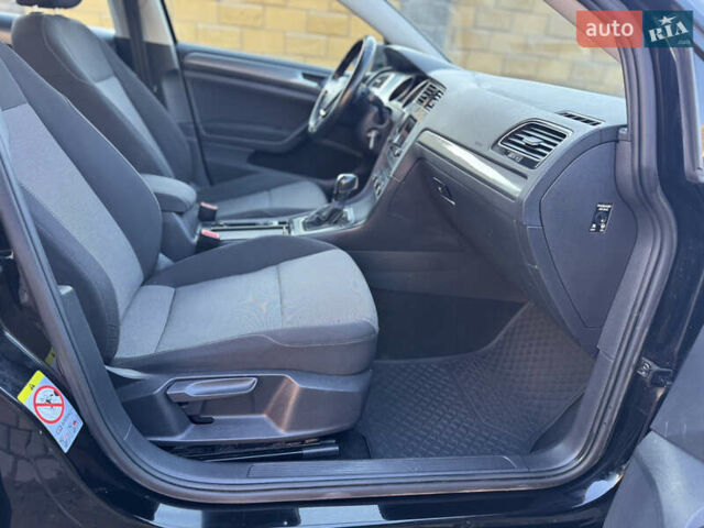 Черный Фольксваген Гольф, объемом двигателя 1.6 л и пробегом 218 тыс. км за 10900 $, фото 37 на Automoto.ua