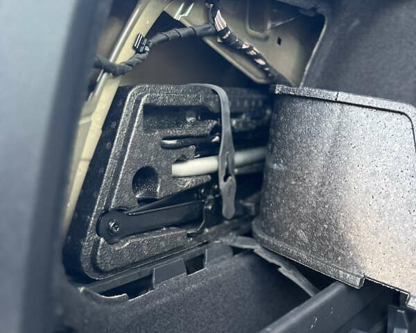 Черный Фольксваген Гольф, объемом двигателя 1.97 л и пробегом 264 тыс. км за 12850 $, фото 40 на Automoto.ua