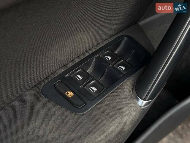 Чорний Фольксваген Гольф, об'ємом двигуна 1.6 л та пробігом 241 тис. км за 10800 $, фото 33 на Automoto.ua