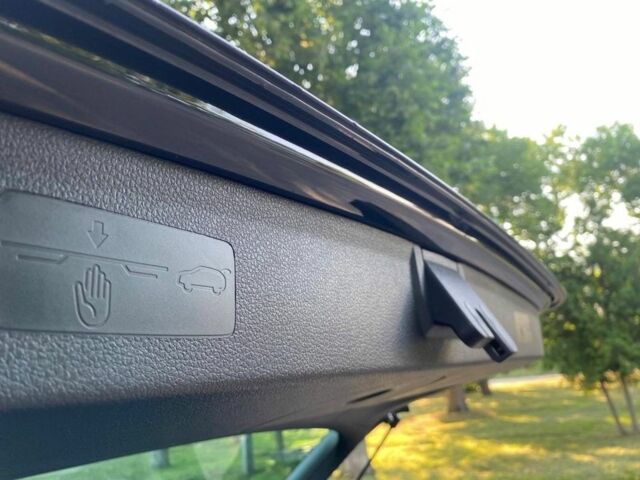 Черный Фольксваген Гольф, объемом двигателя 1.6 л и пробегом 222 тыс. км за 12600 $, фото 9 на Automoto.ua