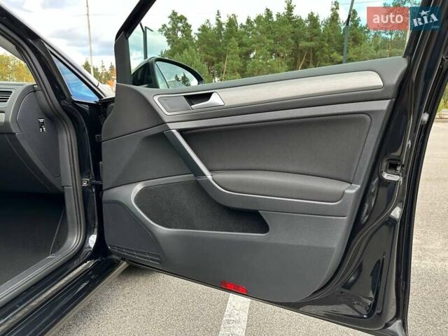 Черный Фольксваген Гольф, объемом двигателя 1.6 л и пробегом 240 тыс. км за 10800 $, фото 20 на Automoto.ua