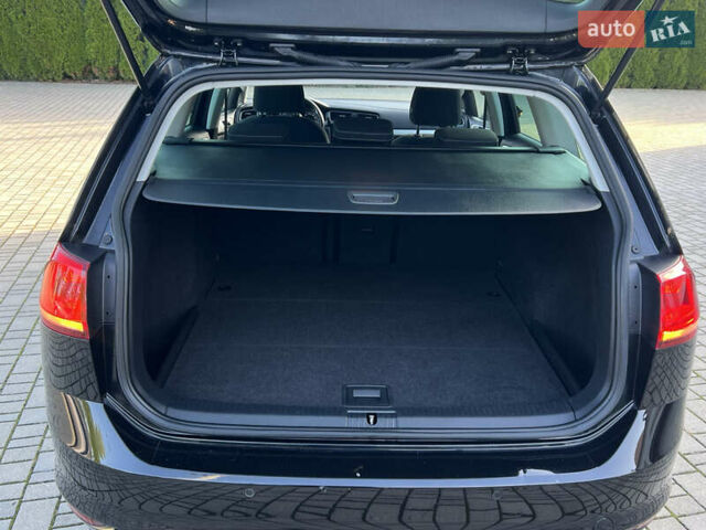 Черный Фольксваген Гольф, объемом двигателя 1.6 л и пробегом 230 тыс. км за 11800 $, фото 57 на Automoto.ua