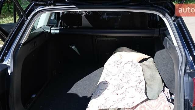 Черный Фольксваген Гольф, объемом двигателя 1.6 л и пробегом 178 тыс. км за 13850 $, фото 12 на Automoto.ua