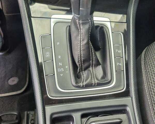 Черный Фольксваген Гольф, объемом двигателя 1.6 л и пробегом 229 тыс. км за 11199 $, фото 25 на Automoto.ua