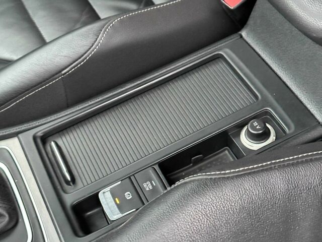 Черный Фольксваген Гольф, объемом двигателя 1.4 л и пробегом 261 тыс. км за 10500 $, фото 19 на Automoto.ua