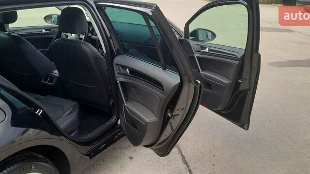 Черный Фольксваген Гольф, объемом двигателя 1.6 л и пробегом 400 тыс. км за 9500 $, фото 9 на Automoto.ua