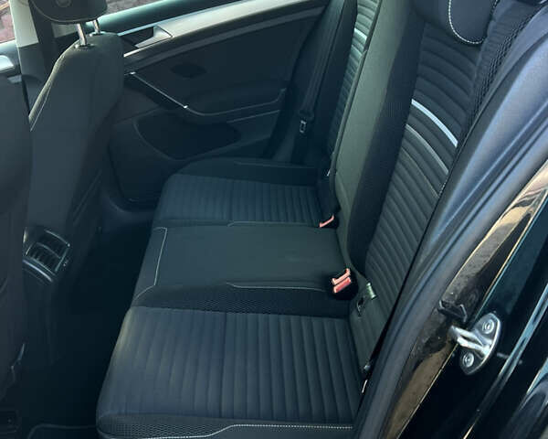 Черный Фольксваген Гольф, объемом двигателя 1.6 л и пробегом 230 тыс. км за 11800 $, фото 61 на Automoto.ua