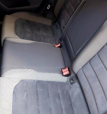 Черный Фольксваген Гольф, объемом двигателя 1.6 л и пробегом 185 тыс. км за 12900 $, фото 36 на Automoto.ua