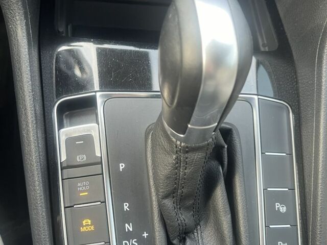 Чорний Фольксваген Гольф, об'ємом двигуна 2 л та пробігом 143 тис. км за 13900 $, фото 10 на Automoto.ua